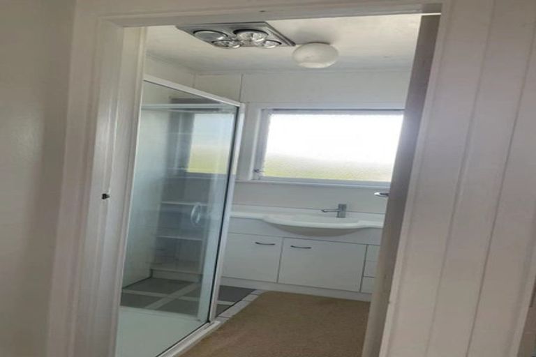 Photo of property in 1/7 Evelyn Place, Hillcrest, Auckland, 0627