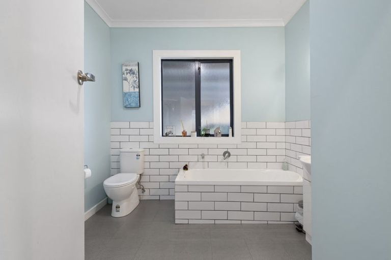 Photo of property in 55 Marine Parade, Paraparaumu Beach, Paraparaumu, 5032