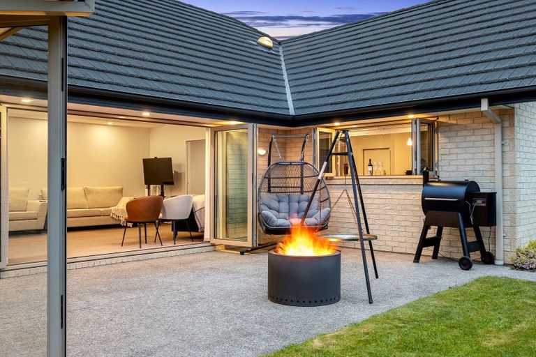 Photo of property in 6 Ambrose Place, Rangiora, 7400