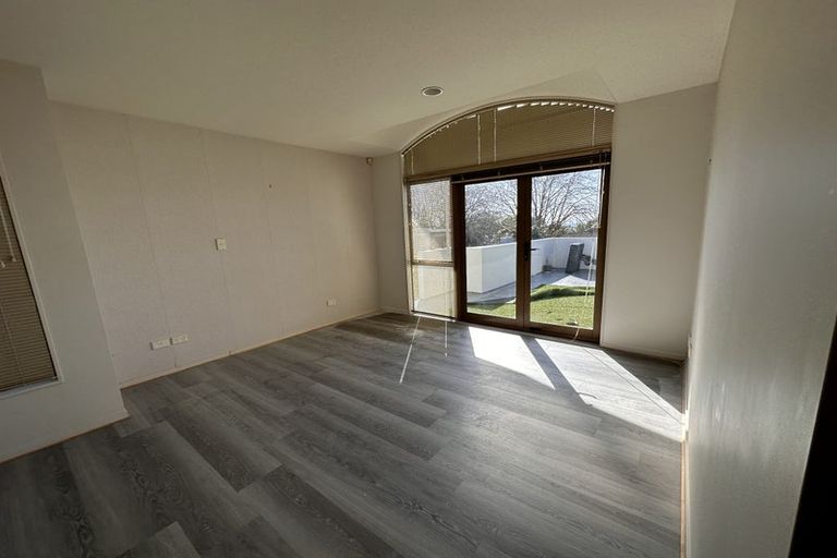 Photo of property in 30a Oakwood Grove, Eastern Beach, Auckland, 2012