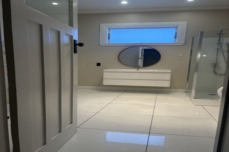 Photo of property in 119 Milton Road, Bluff Hill, Napier, 4110