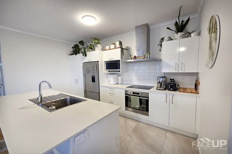 Photo of property in 1/48 Nugget Avenue, Hobsonville, Auckland, 0616