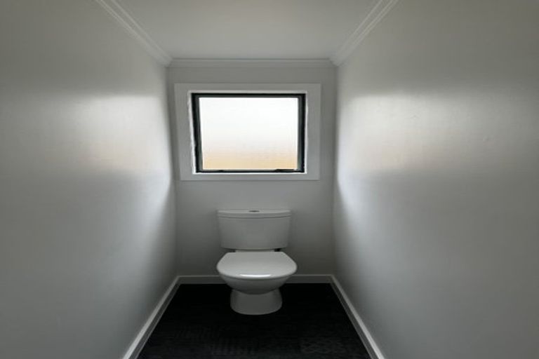 Photo of property in 2/5 Montgomery Street, Stokes Valley, Lower Hutt, 5019