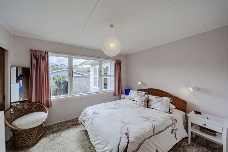 Photo of property in 9 Limbrick Street, Waipawa, 4210