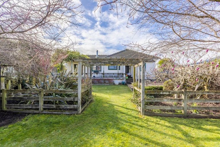 Photo of property in 14 Goodger Street, Waipukurau, 4200
