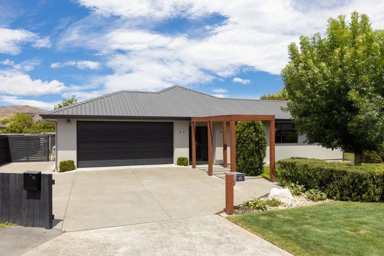 Photo of property in 17 Hilton Place, Blenheim, 7201
