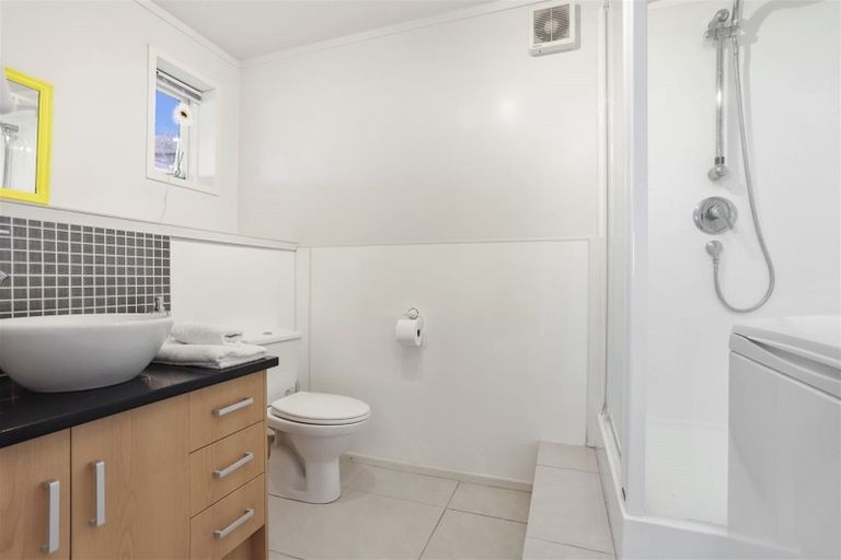 Photo of property in 66 Mcbreen Avenue, Northcote, Auckland, 0627