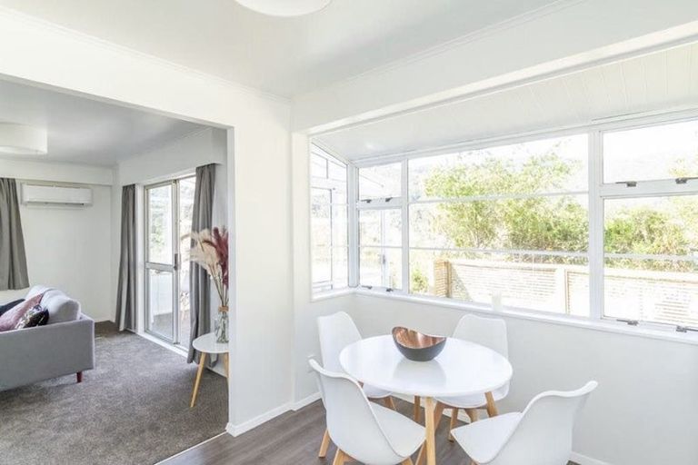 Photo of property in 33 Kopara Grove, Stokes Valley, Lower Hutt, 5019