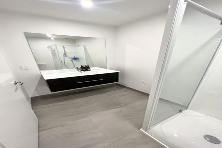 Photo of property in 37 Rua Kai Way, Brooklyn, Wellington, 6021