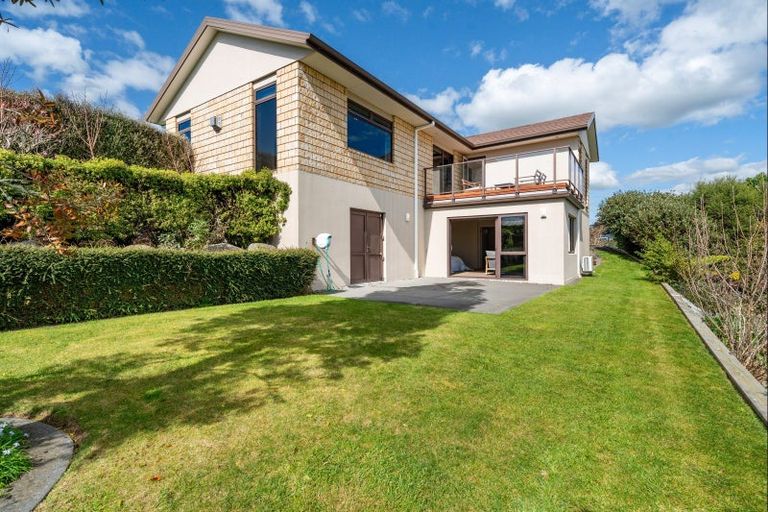 Photo of property in 5b Tupuhi Place, Highlands Park, New Plymouth, 4312