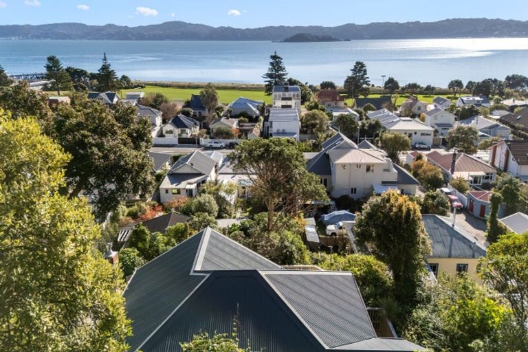 Photo of property in 111 Muritai Road, Eastbourne, Lower Hutt, 5013