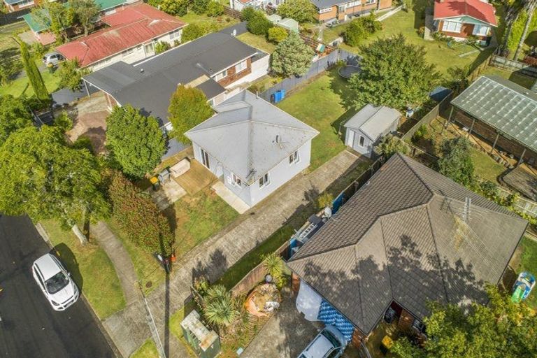 Photo of property in 18 Kayes Road, Pukekohe, 2120