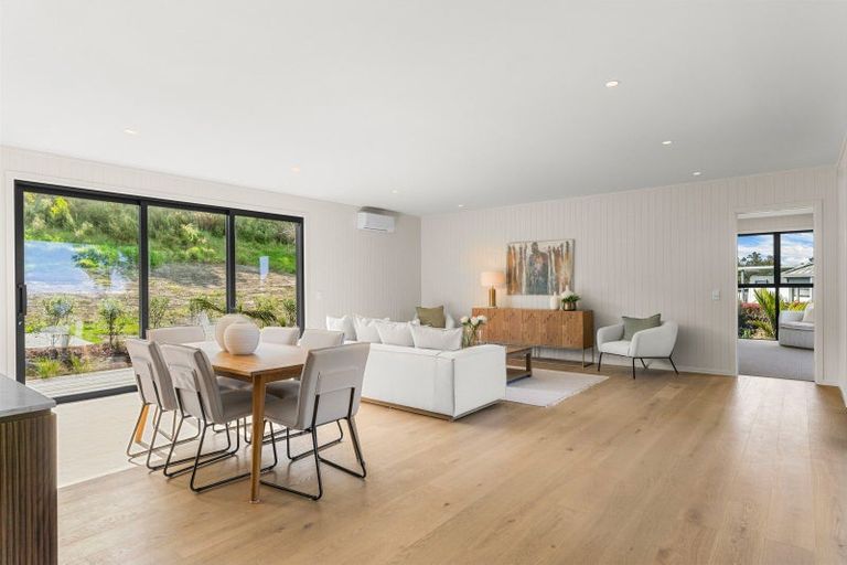 Photo of property in 4 Pukeora Way, Mangawhai, 0505