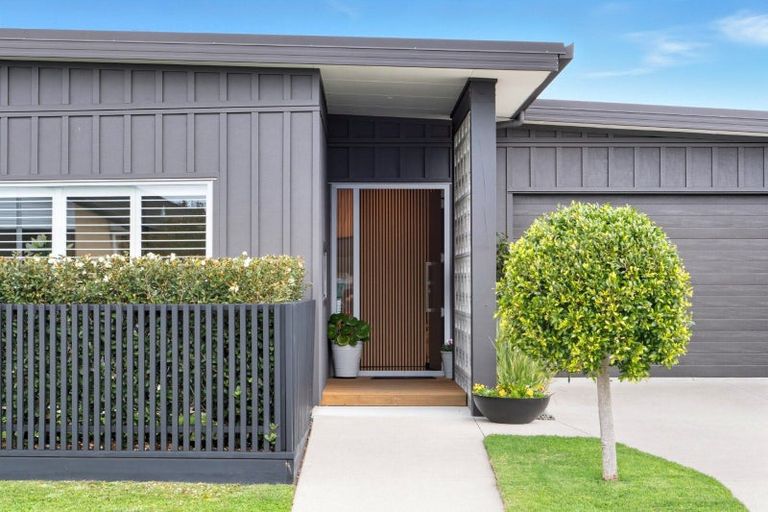Photo of property in 6 Kahuparere Crescent, Pyes Pa, Tauranga, 3112
