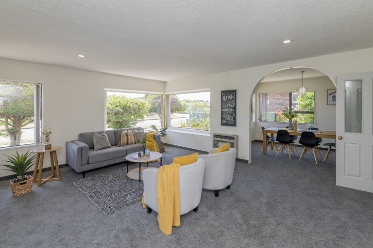 Photo of property in 17 Easton Way, Levin, 5510