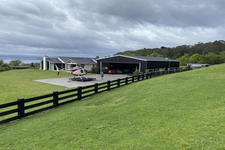 Photo of property in 28 Te Moenga Park, Acacia Bay, Taupo, 3330