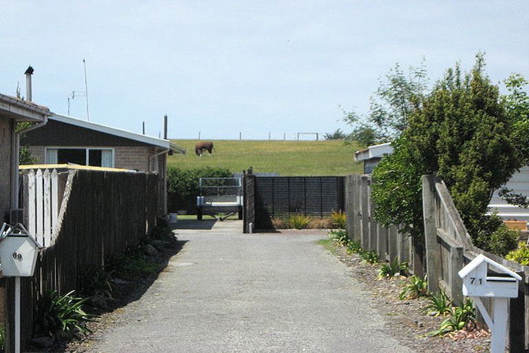 Photo of property in 71 Saint Heliers Crescent, Aranui, Christchurch, 8061