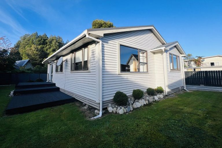 Photo of property in 33 Domett Street, Westport, 7825