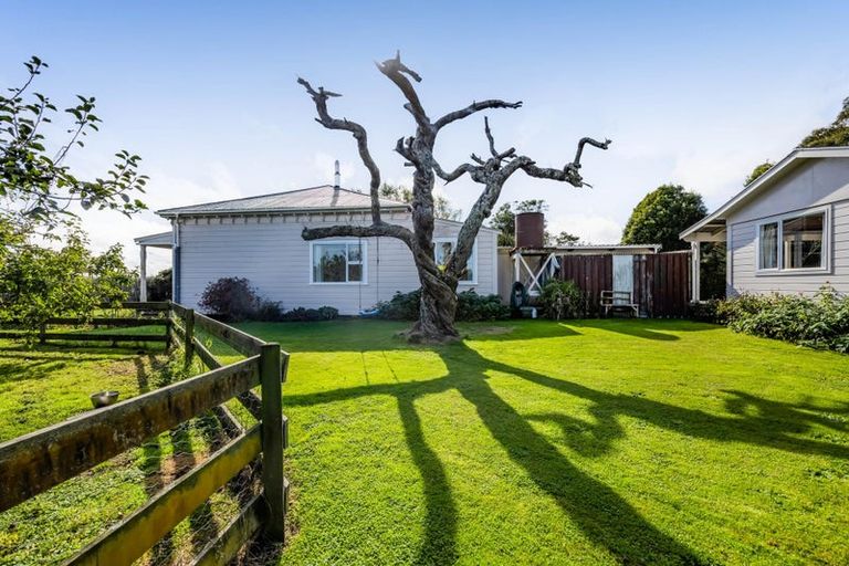 Photo of property in 724 Ararata Road, Ararata, Hawera, 4674
