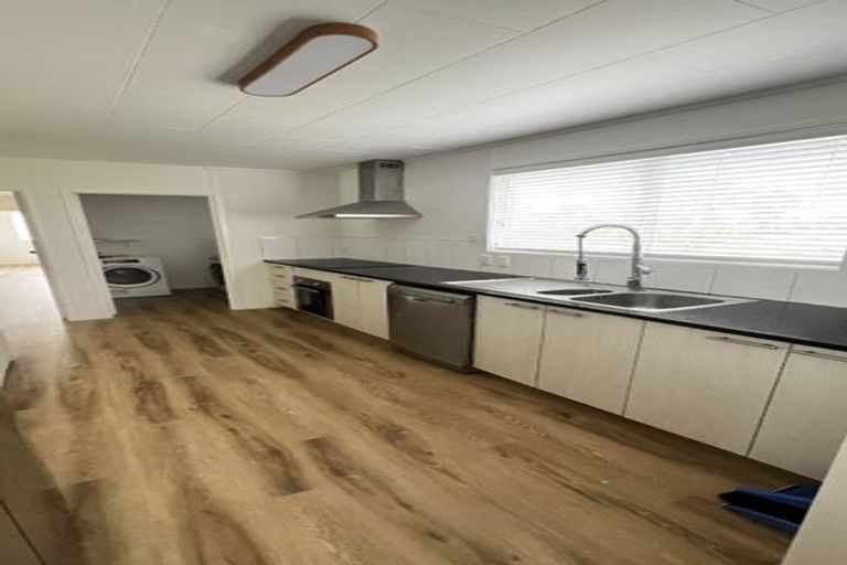 Photo of property in 39 Awaruku Road, Torbay, Auckland, 0630