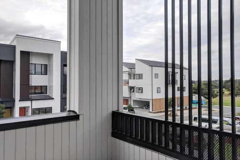 Photo of property in 71 Rangihina Road, Hobsonville, Auckland, 0616