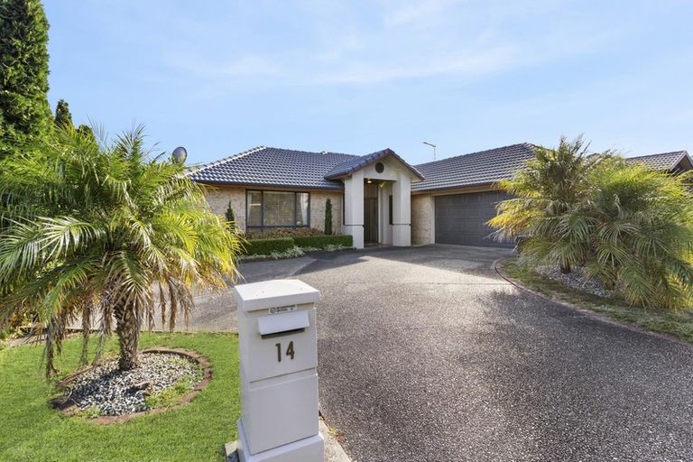 Photo of property in 14 Lansell Drive, East Tamaki Heights, Auckland, 2016