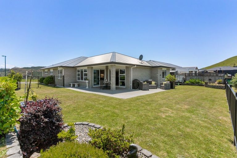 Photo of property in 17 Manatu Close, Whangamata, 3691