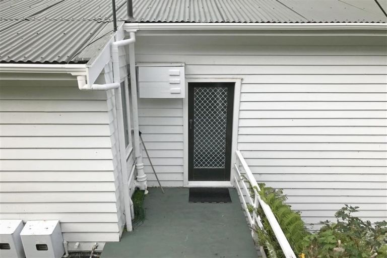 Photo of property in 28a Garden Road, Northland, Wellington, 6012