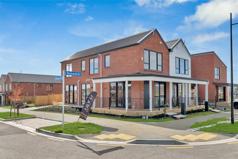 Photo of property in 16 Waimarie Drive, Karaka, 2578