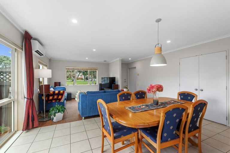 Photo of property in 17 Espalier Drive, Henderson, Auckland, 0612