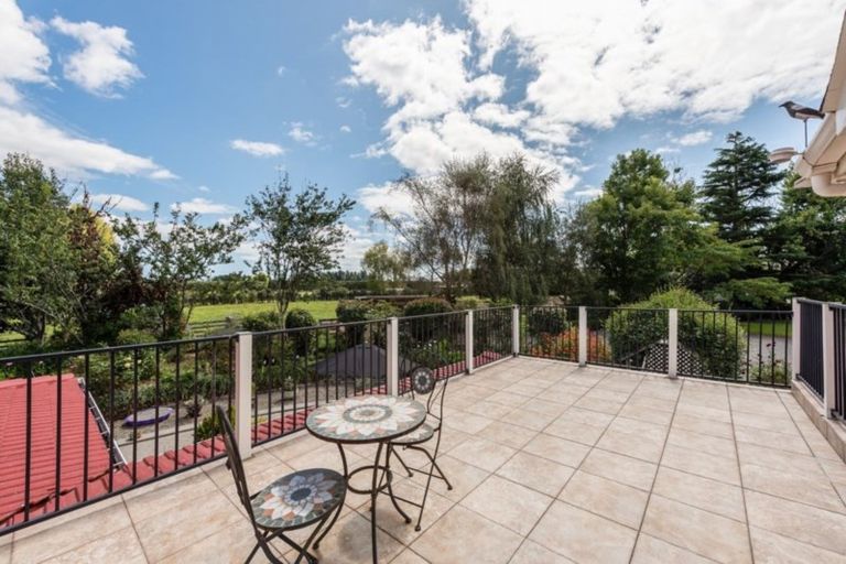 Photo of property in 312 Heatherlea Road East, Levin, 5571