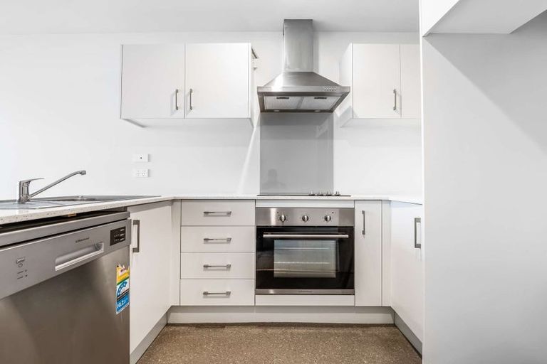Photo of property in 17 Owens Place, Mount Maunganui, 3116