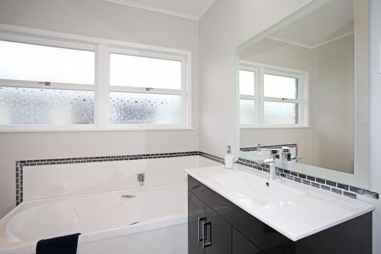 Photo of property in 14 Duke Avenue, Pukekohe, 2120