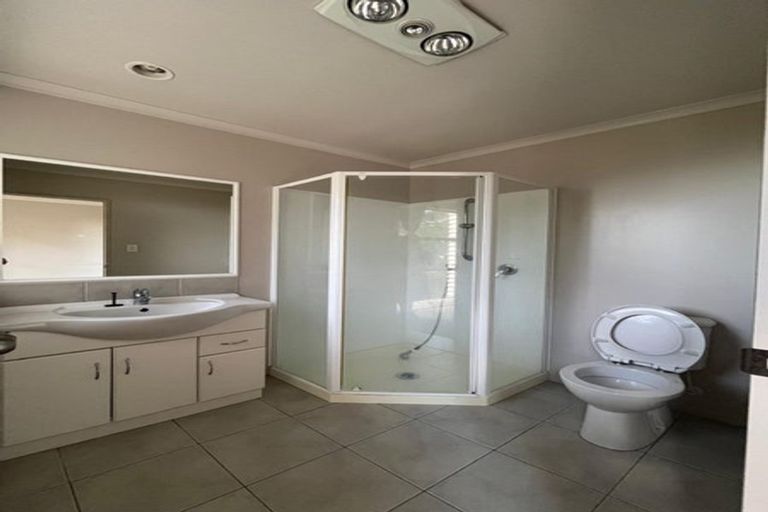 Photo of property in 18 Willow Camp Road, Takanini, 2112