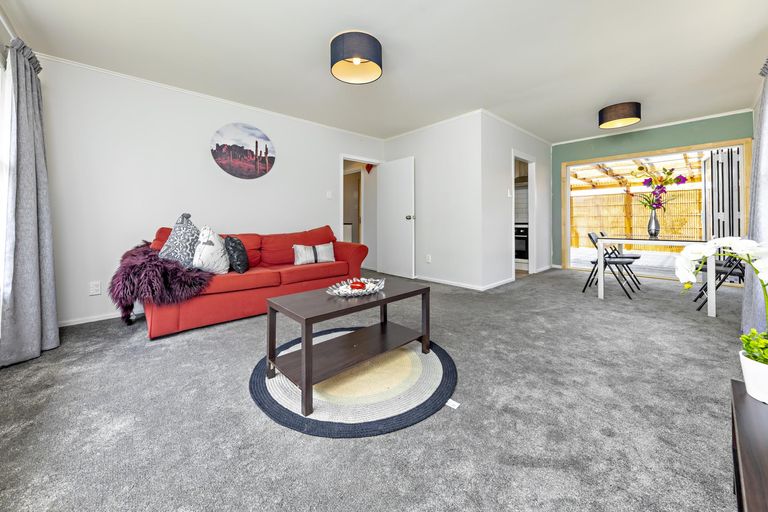 Photo of property in 16 Lyncroft Street, Mangere East, Auckland, 2024