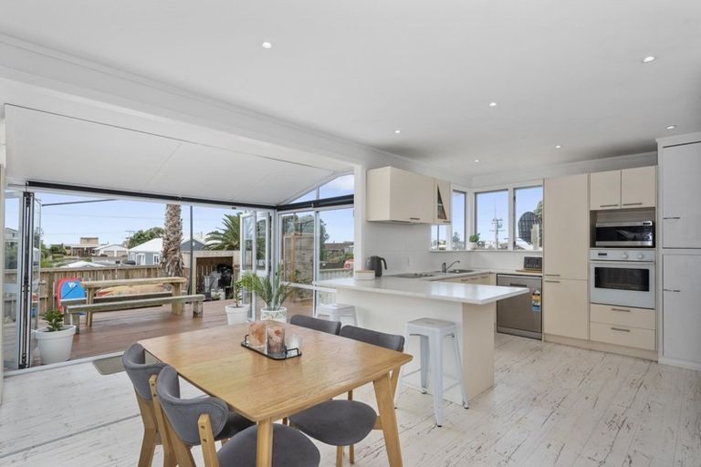 Photo of property in 1142a Papamoa Beach Road, Papamoa Beach, Papamoa, 3118