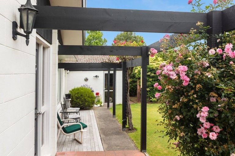 Photo of property in 7 Brigadoon Place, Avonhead, Christchurch, 8042