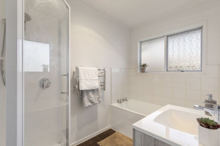 Photo of property in 2/121 Gardner Avenue, New Lynn, Auckland, 0600