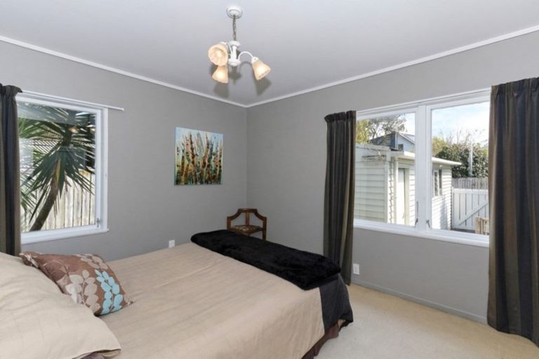 Photo of property in 110a Mcleod Road, Te Atatu South, Auckland, 0610