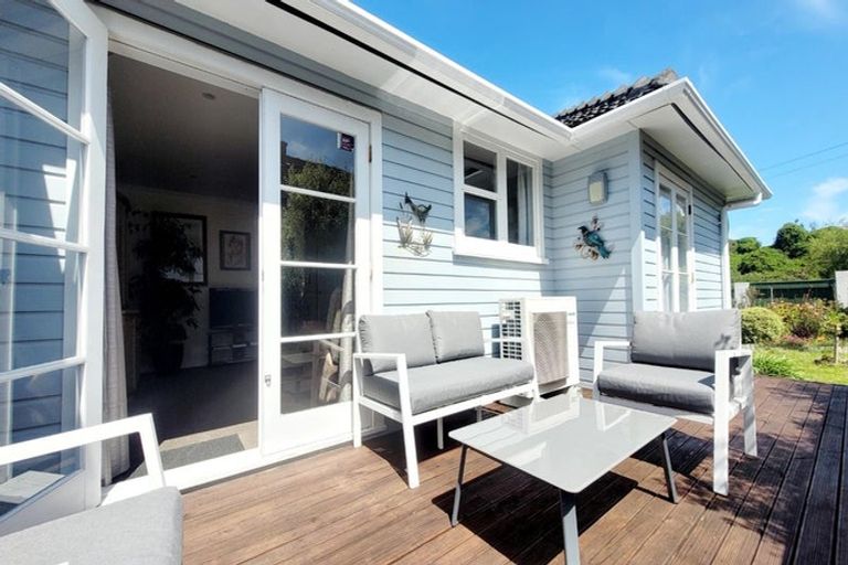 Photo of property in 61 Morere Street, Titahi Bay, Porirua, 5022