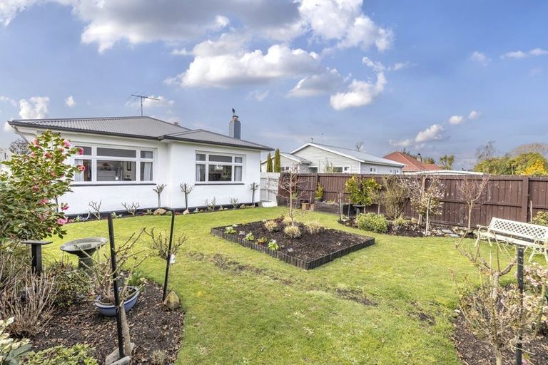 Photo of property in 102a West Belt, Rangiora, 7400