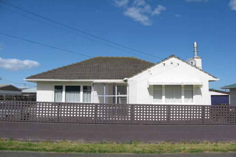 Photo of property in 14 Manuka Street, Castlecliff, Whanganui, 4501