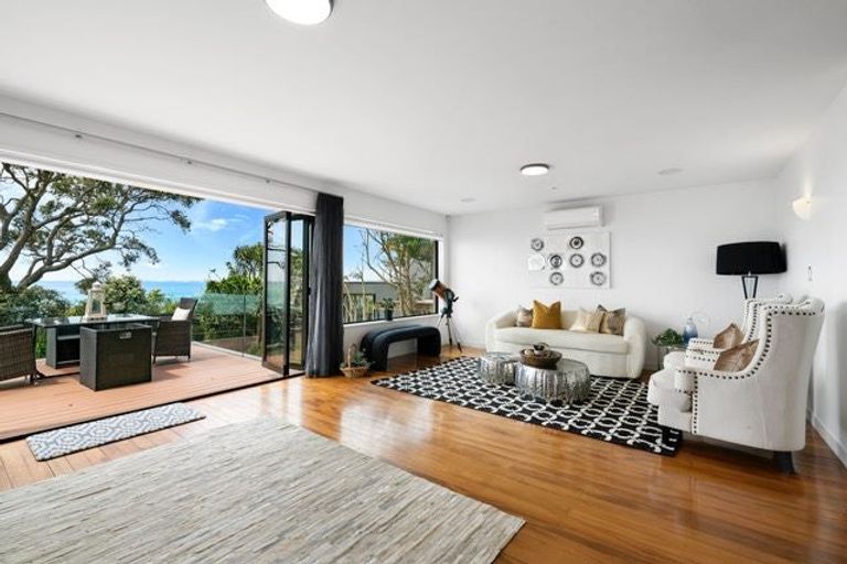 Photo of property in 37 Churchill Road, Murrays Bay, Auckland, 0630