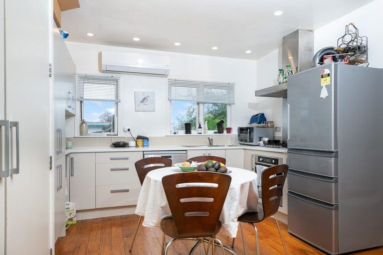 Photo of property in 74 Forest Hill Road, Henderson, Auckland, 0612