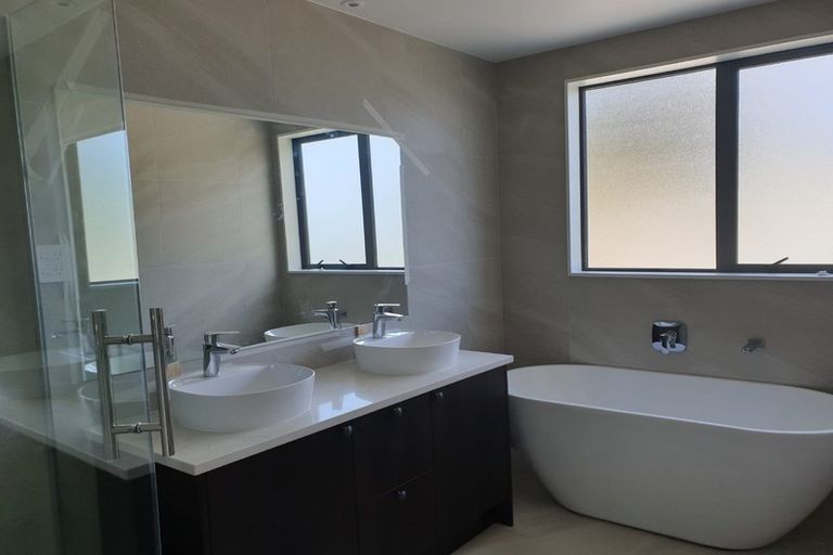 Photo of property in 142a Glamorgan Drive, Torbay, Auckland, 0630