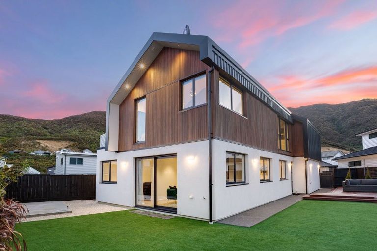 Photo of property in 106 Silverstream Road, Crofton Downs, Wellington, 6035