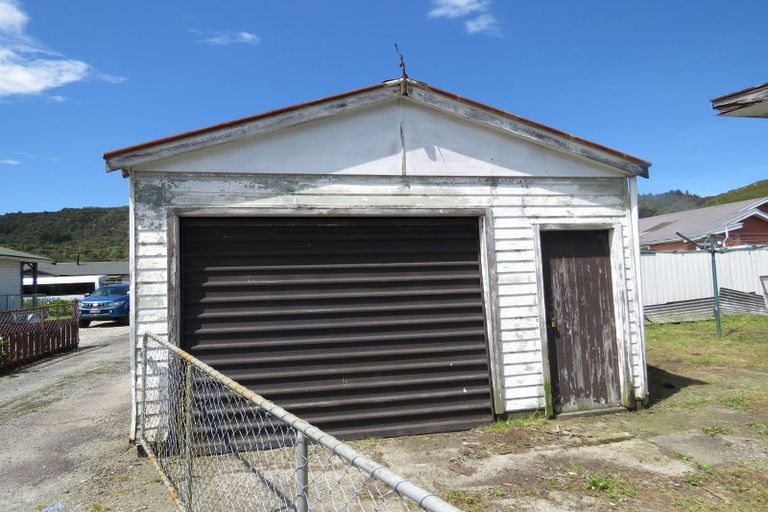 Photo of property in 82 Shiel Street, Reefton, 7830