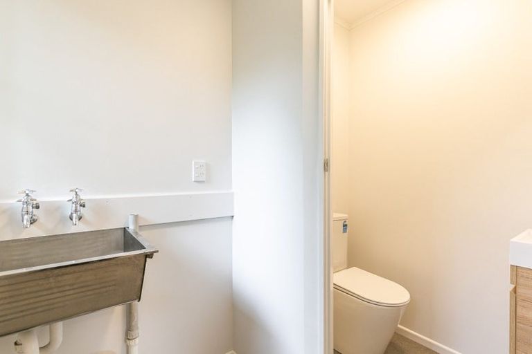 Photo of property in 8 Westleigh Way, Newlands, Wellington, 6037