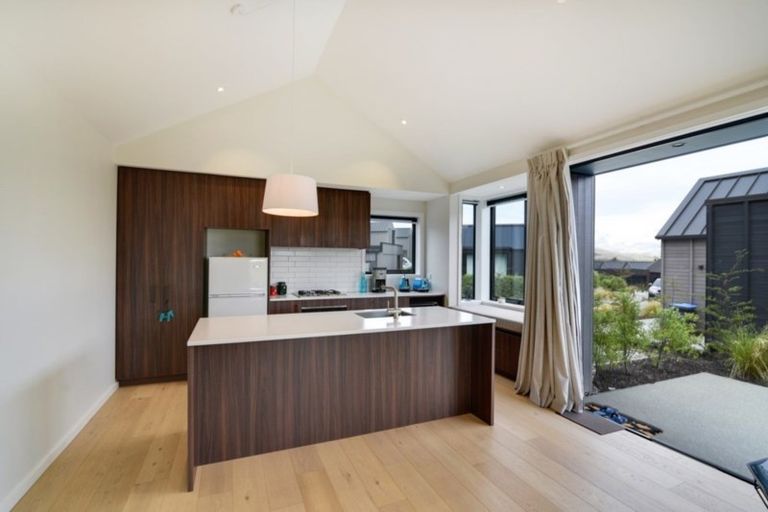 Photo of property in 13 Kotuku Lane, Jacks Point, Queenstown, 9371