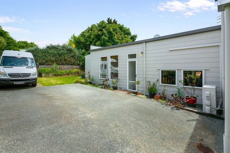 Photo of property in 11 Fathom Place, Te Atatu Peninsula, Auckland, 0610